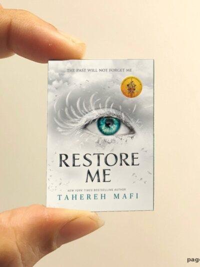 Restore Me miniature book replica by Tahereh Mafi – Pagenook