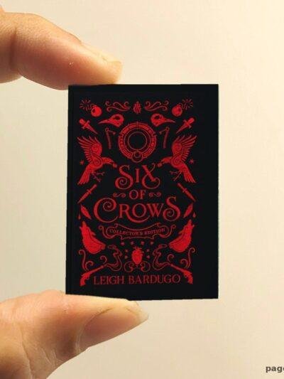 Six Of Crows miniature book replica by Leigh Bardugo – Pagenook
